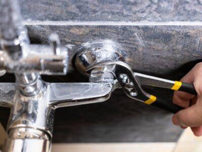 What Issues Can Plumbers Near Me Handle?